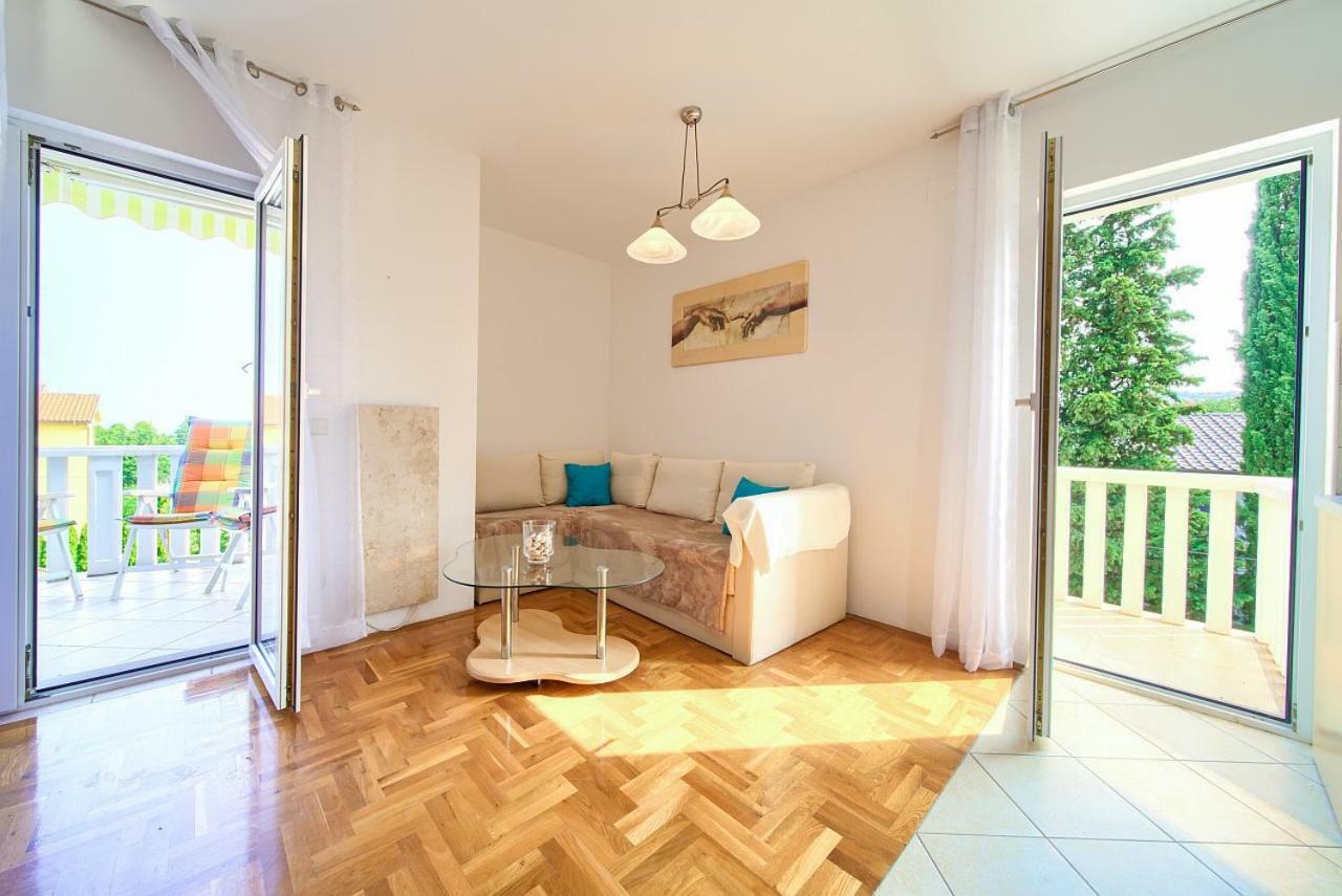 Apartman Adria Malinska Exterior photo